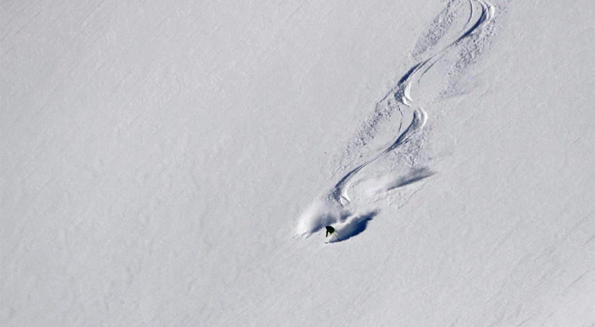 © TLH Heliskiing Ltd